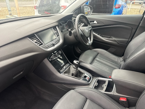 Used Vauxhall Grandland X 2019 for sale - 76285819: Photo 2