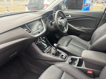 Used Vauxhall Grandland X 2019 for sale - 76285819: Photo 2