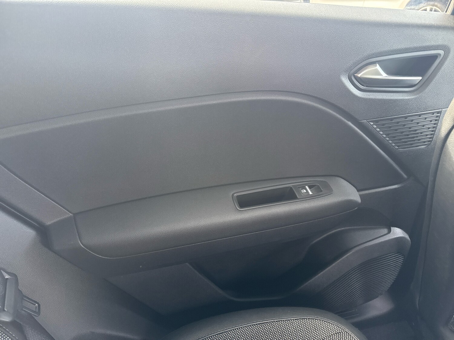 Used Renault Captur 2023 for sale - 76044736: Photo 11
