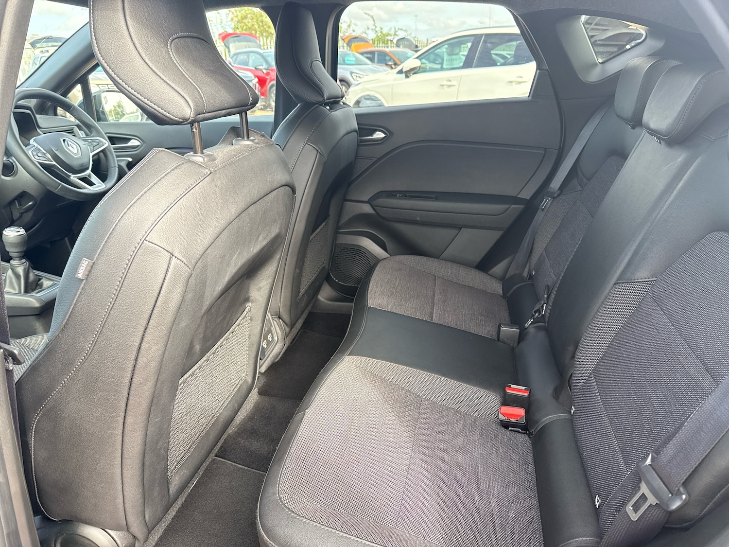 Used Renault Captur 2023 for sale - 76044736: Photo 15