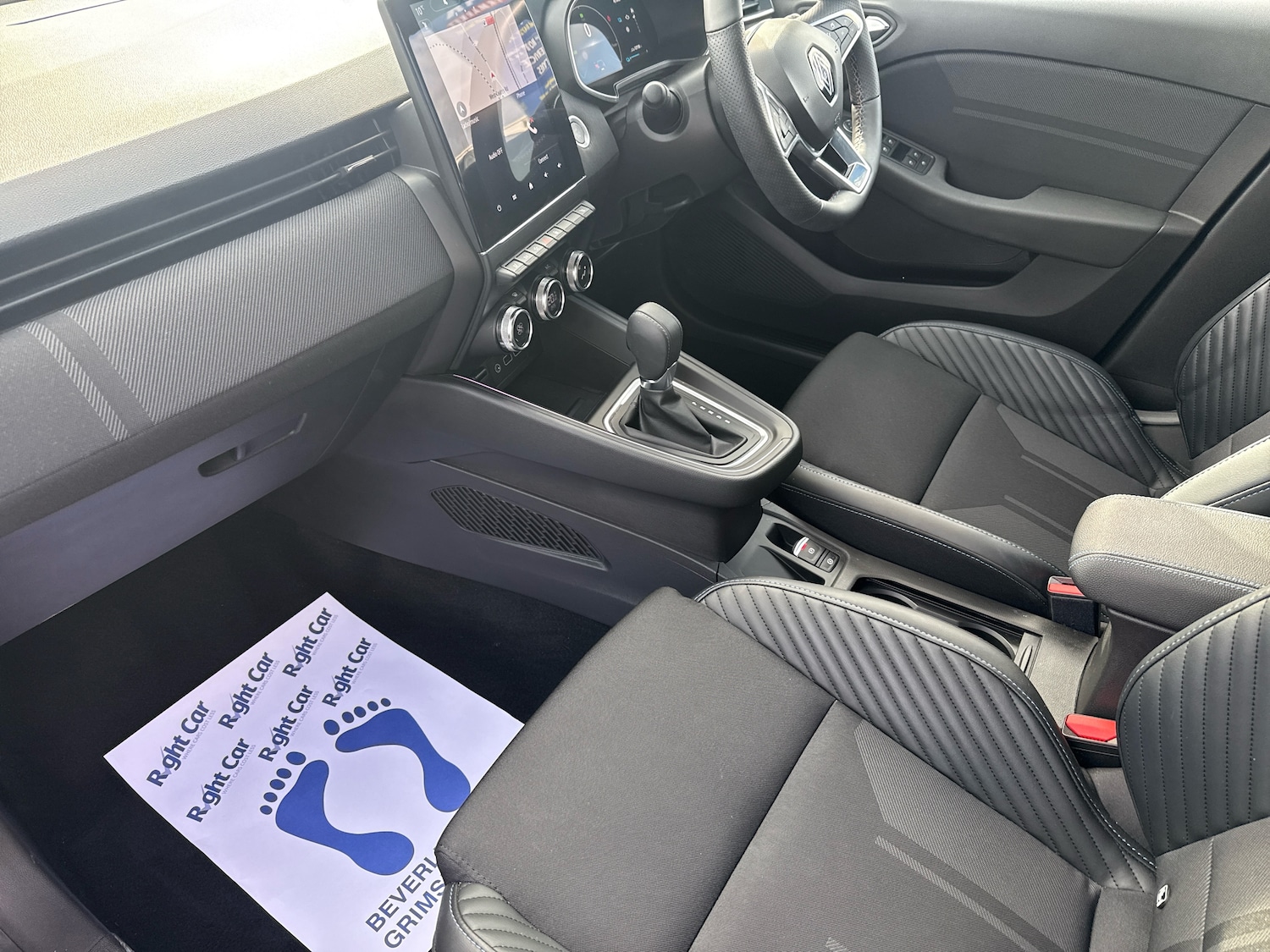 Used Renault Clio 2023 for sale - 77841627: Photo 2