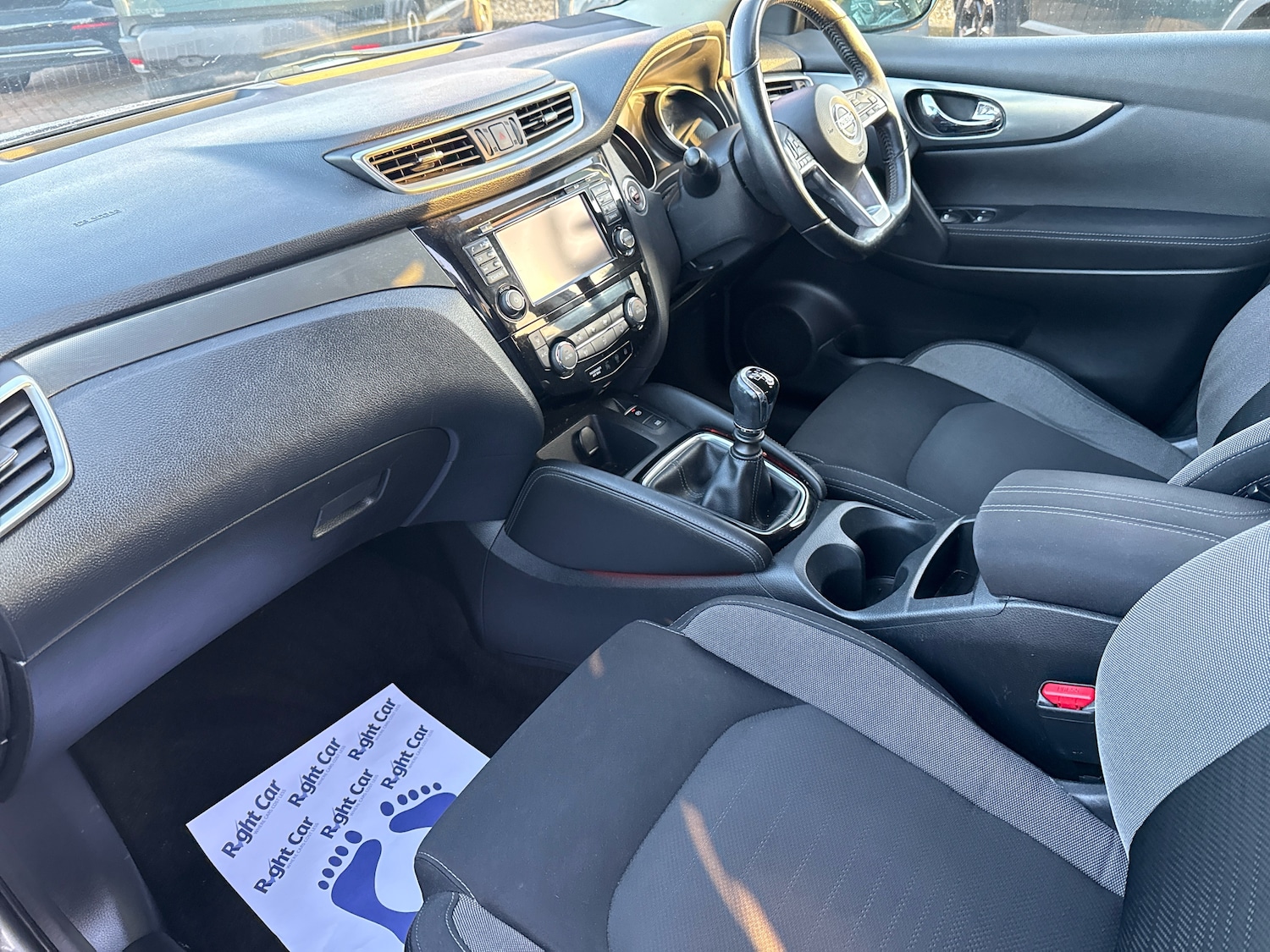 Used Nissan Qashqai 2017 for sale - 76804225: Photo 2