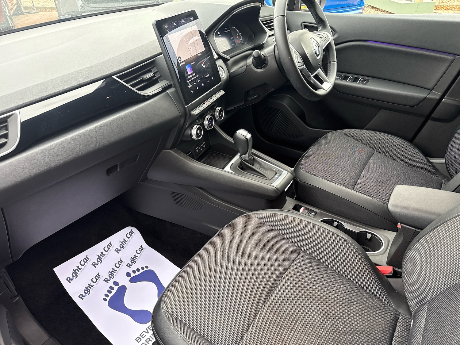 Used Renault Captur 2022 for sale - 76501118: Photo 2