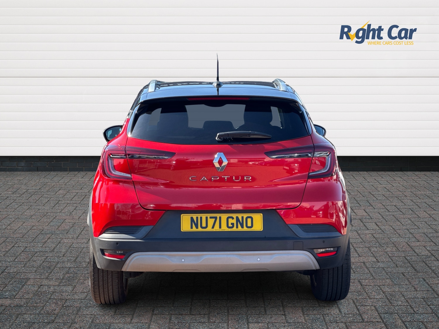Used Renault Captur 2021 for sale - 77942177: Photo 2