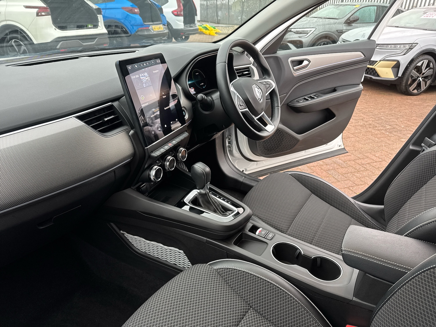 Used Renault Arkana 2023 for sale - 77193725: Photo 2