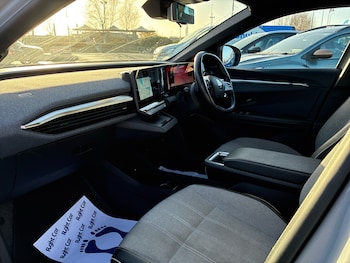 Used Renault Megane E Tech 2022 for sale - 76745401: Photo