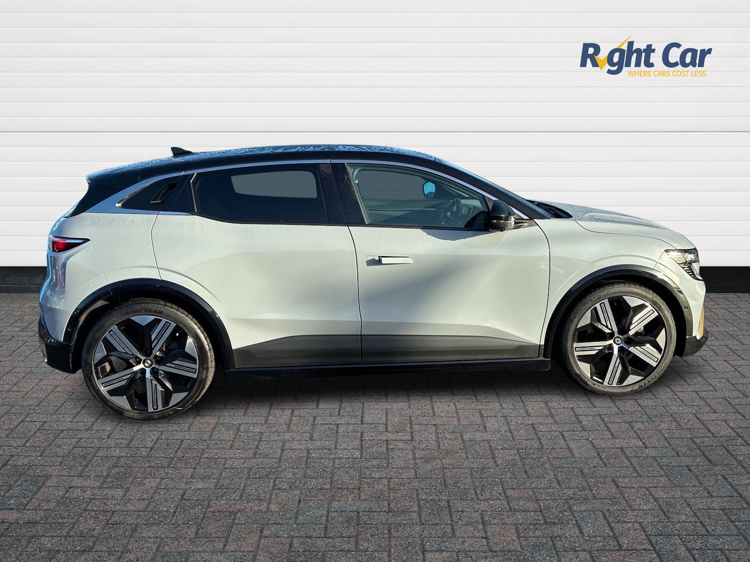 Used Renault Megane E Tech 2022 for sale - 76745401: Photo 4