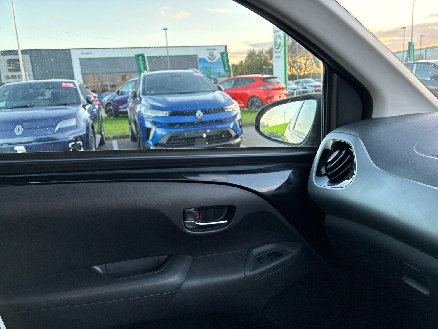 Used Toyota AYGO 2019 for sale - 76217372: Photo 11