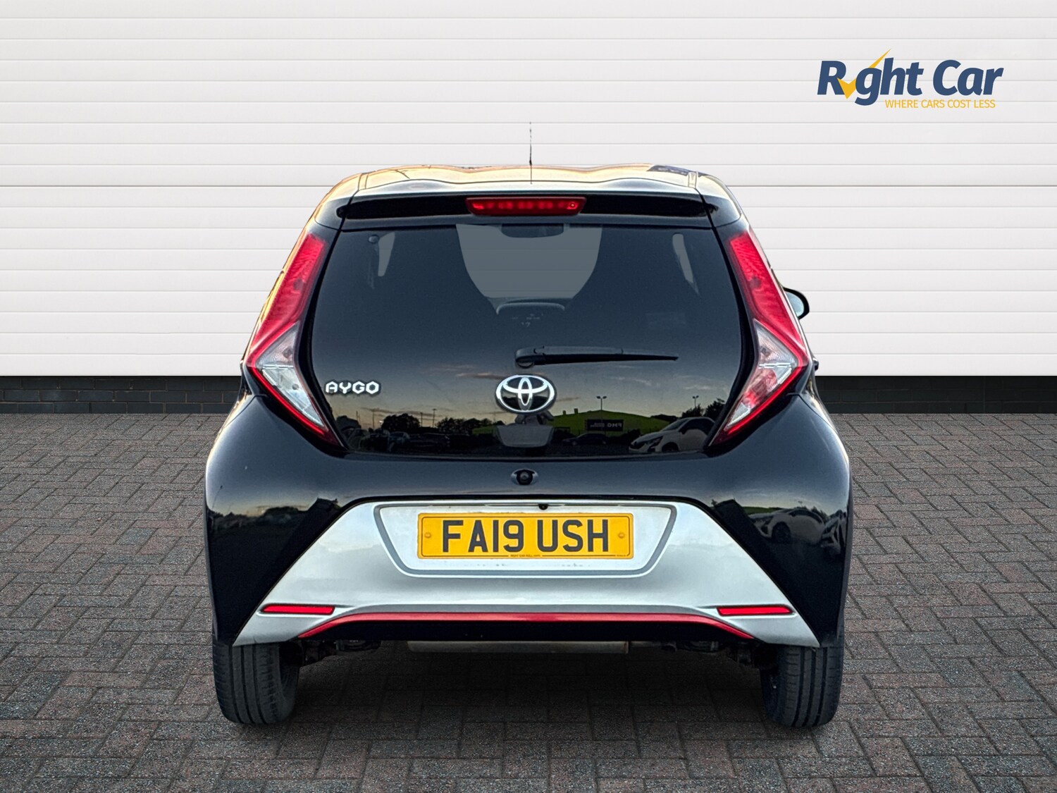 Used Toyota AYGO 2019 for sale - 76217372: Photo 12