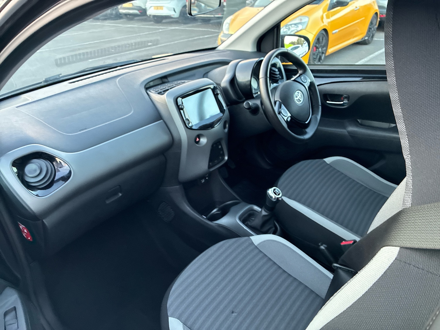 Used Toyota AYGO 2019 for sale - 76217372: Photo 2