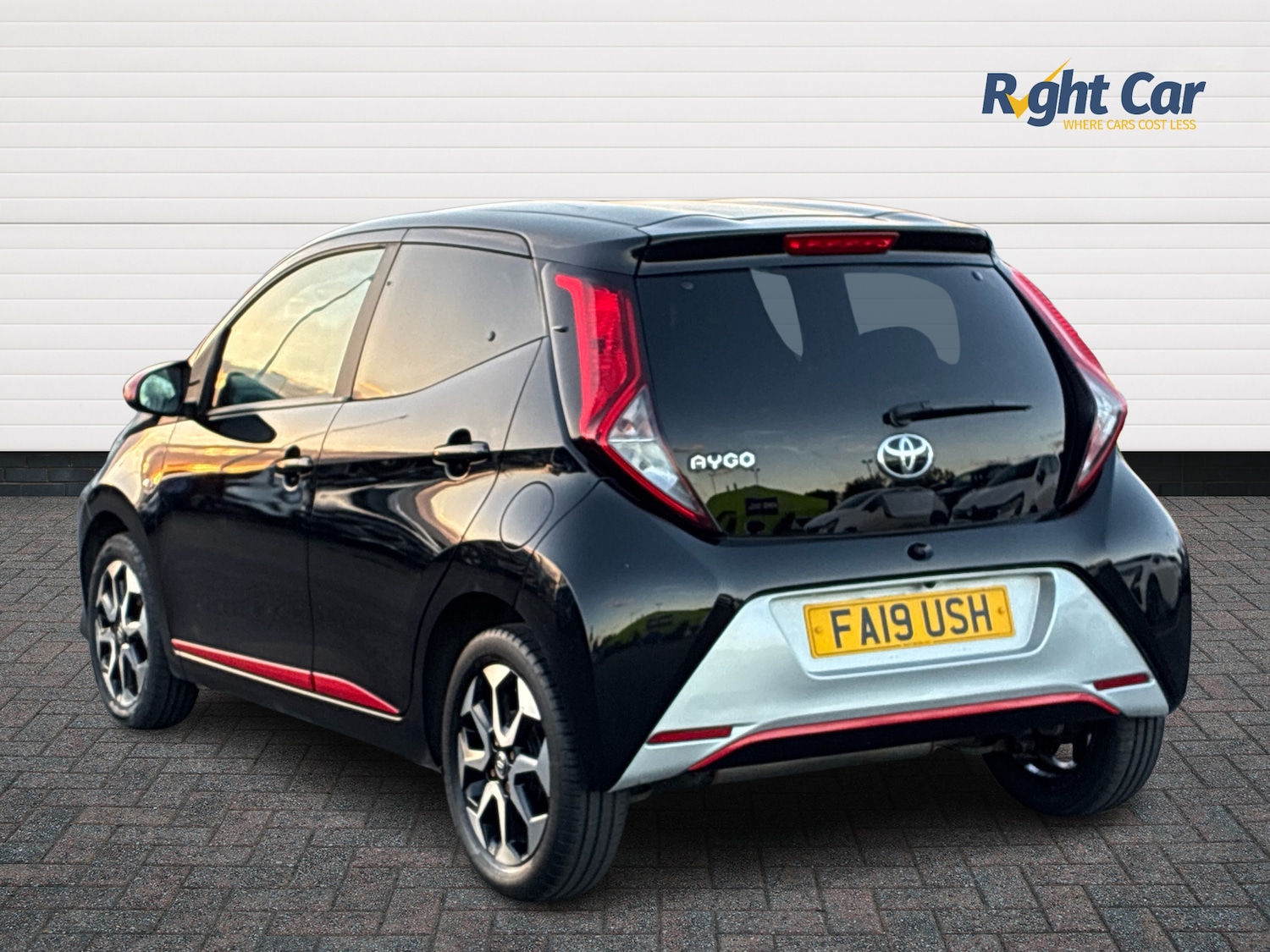 Used Toyota AYGO 2019 for sale - 76217372: Photo 3