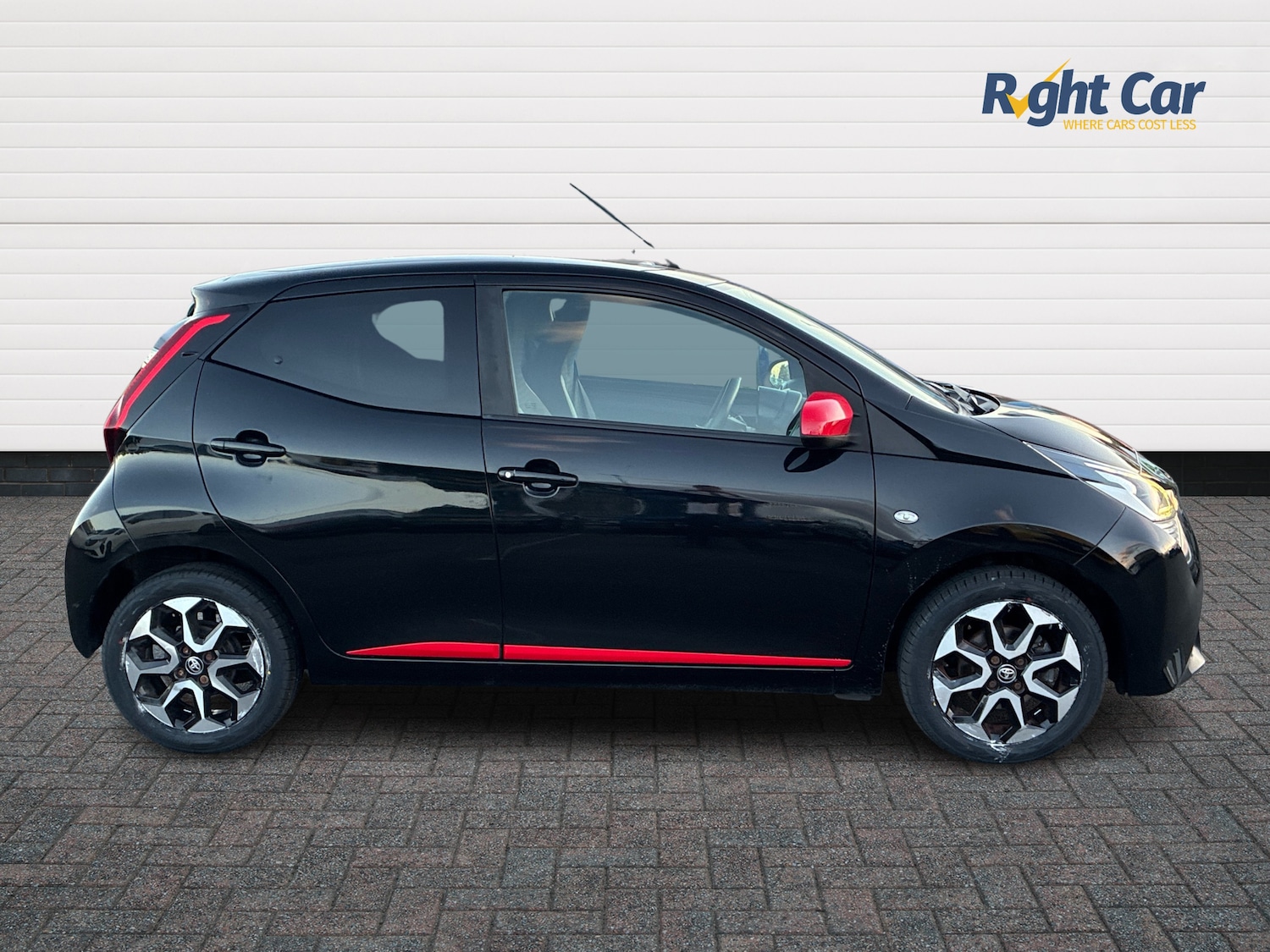 Used Toyota AYGO 2019 for sale - 76217372: Photo 4