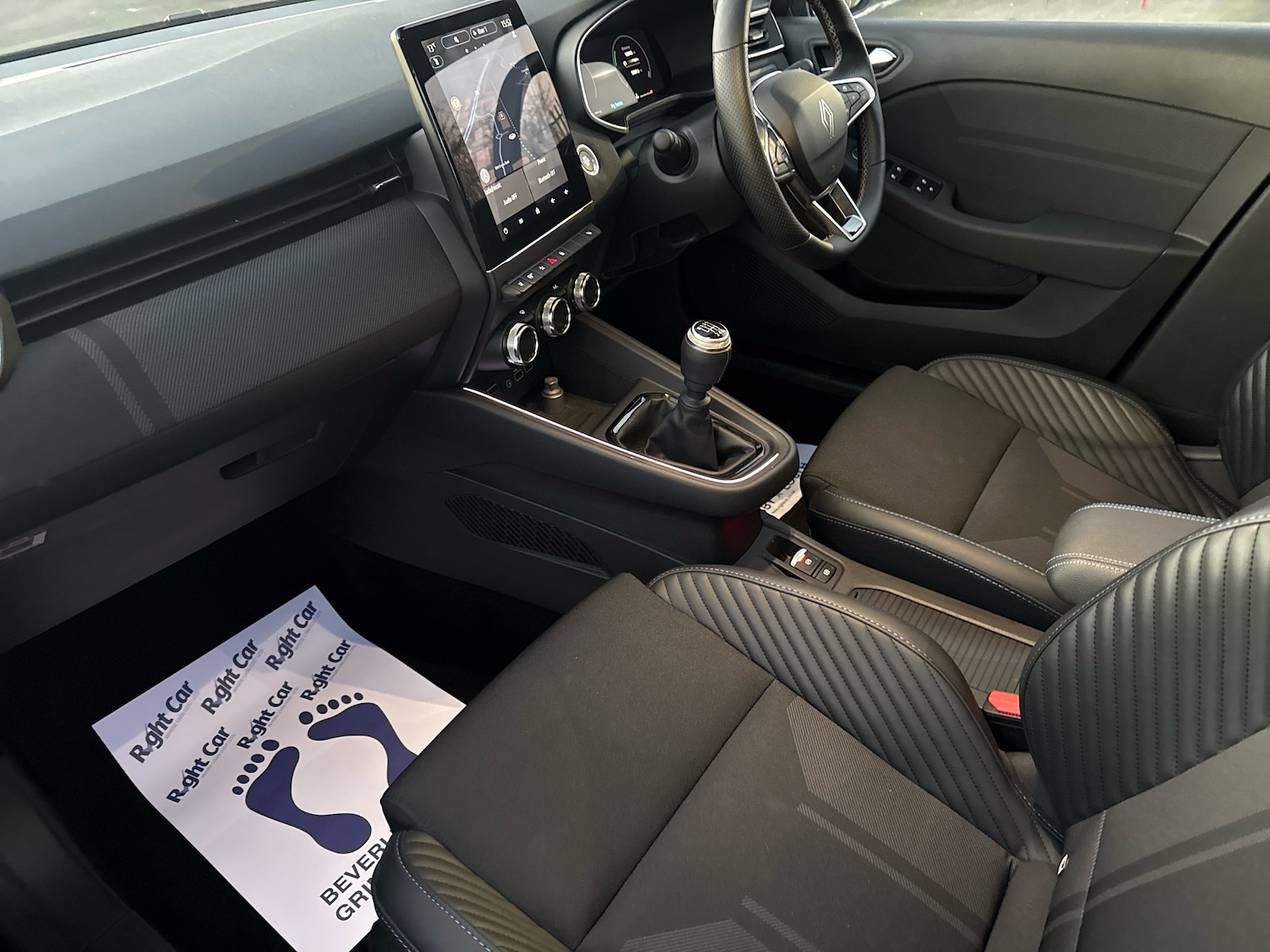 Used Renault Clio 2025 for sale - 77010565: Photo 2