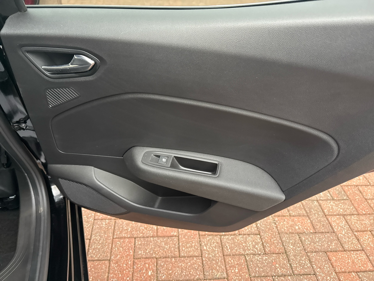 Used Renault Clio 2025 for sale - 76977945: Photo 11