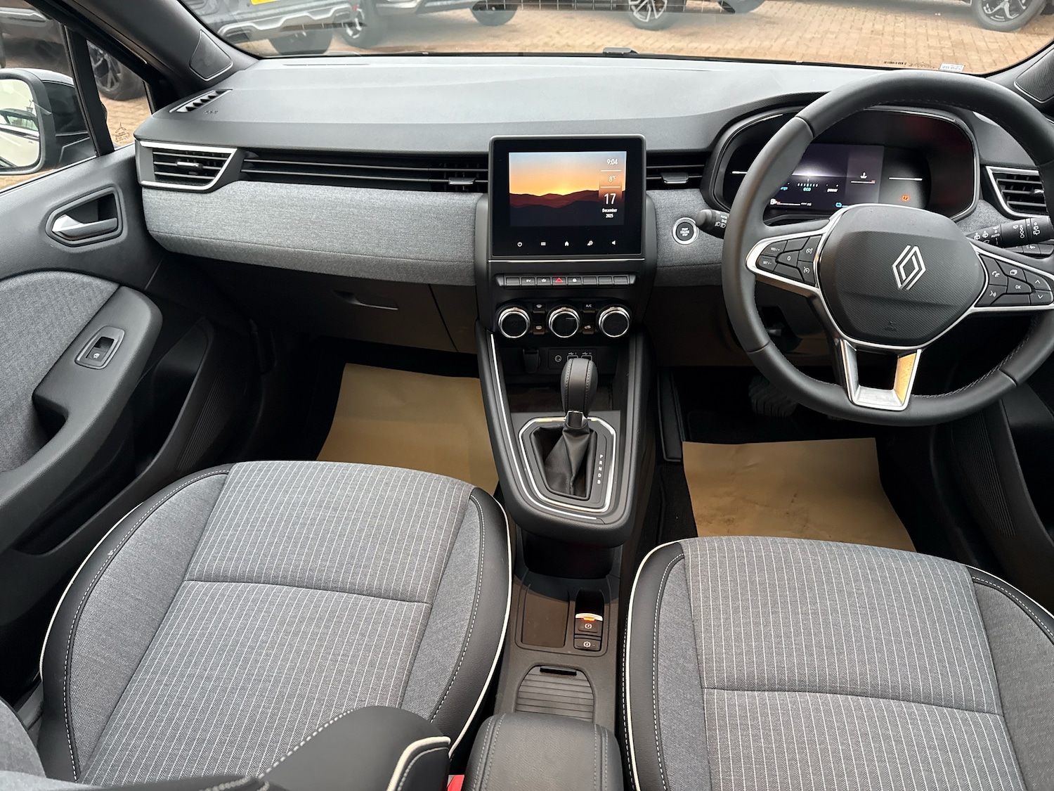 Used Renault Clio 2025 for sale - 76977945: Photo 8