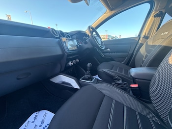 Used Dacia Duster 2023 for sale - 77018396: Photo