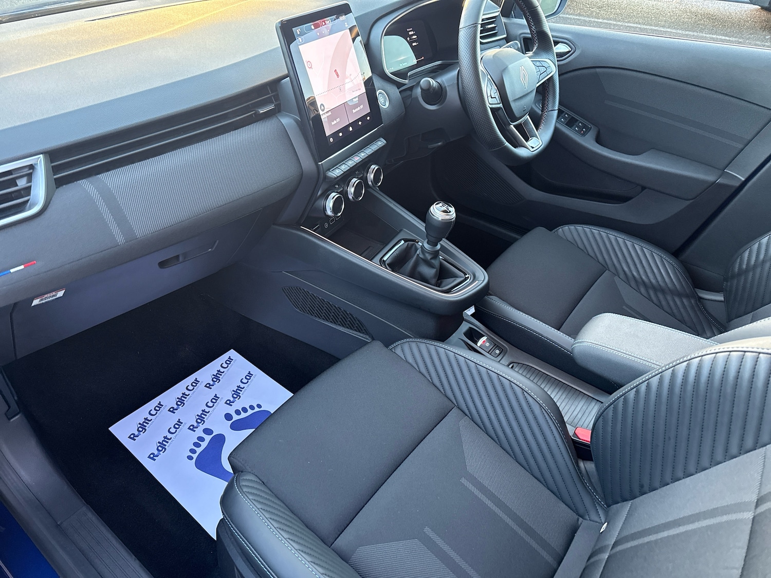 Used Renault Clio 2025 for sale - 77010561: Photo 2