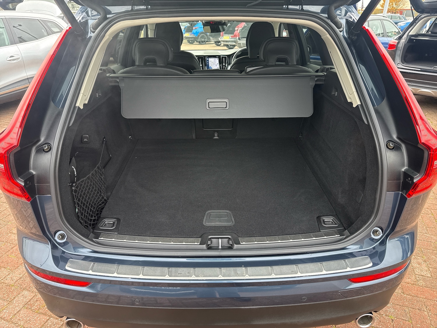 Used Volvo XC60 2020 for sale - 76410408: Photo 9