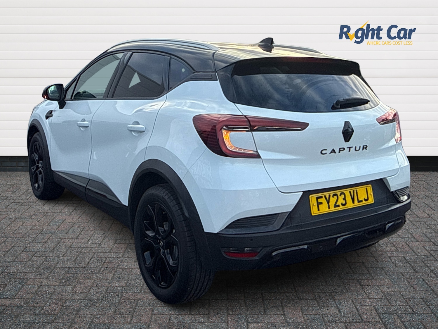 Used Renault Captur 2023 for sale - 76691638: Photo 3