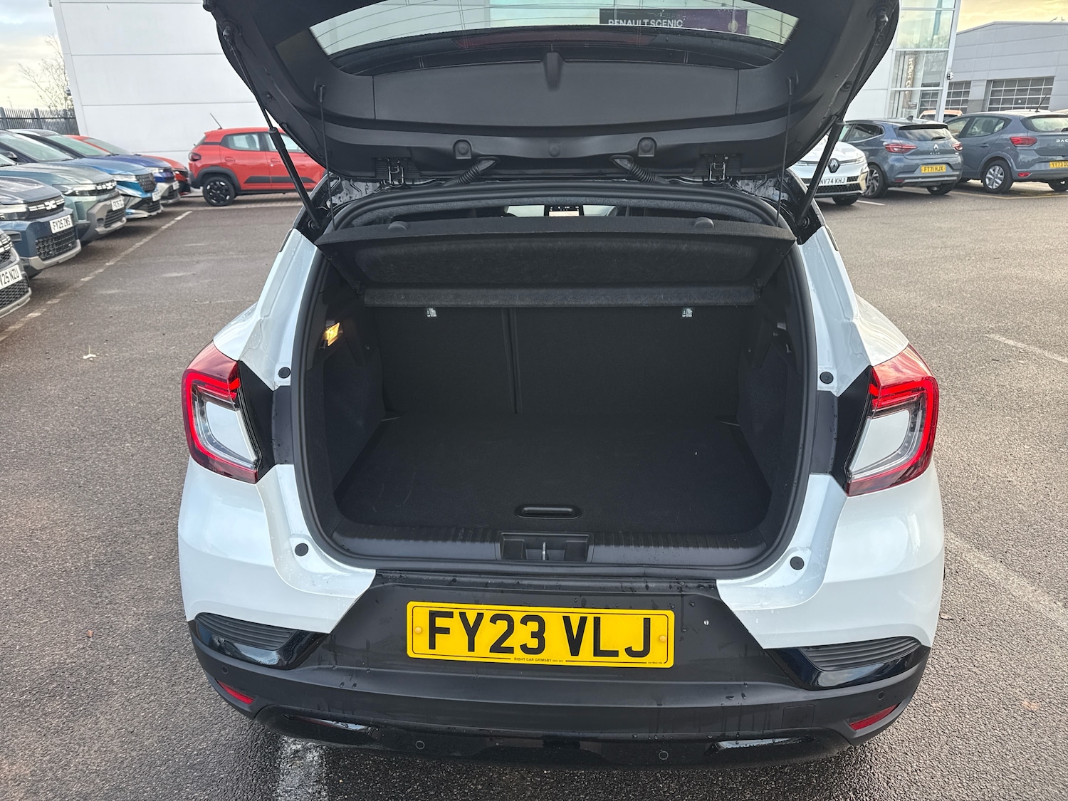 Used Renault Captur 2023 for sale - 76691638: Photo 9