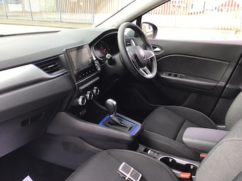 Used Renault Captur 2020 for sale - 77560663: Photo