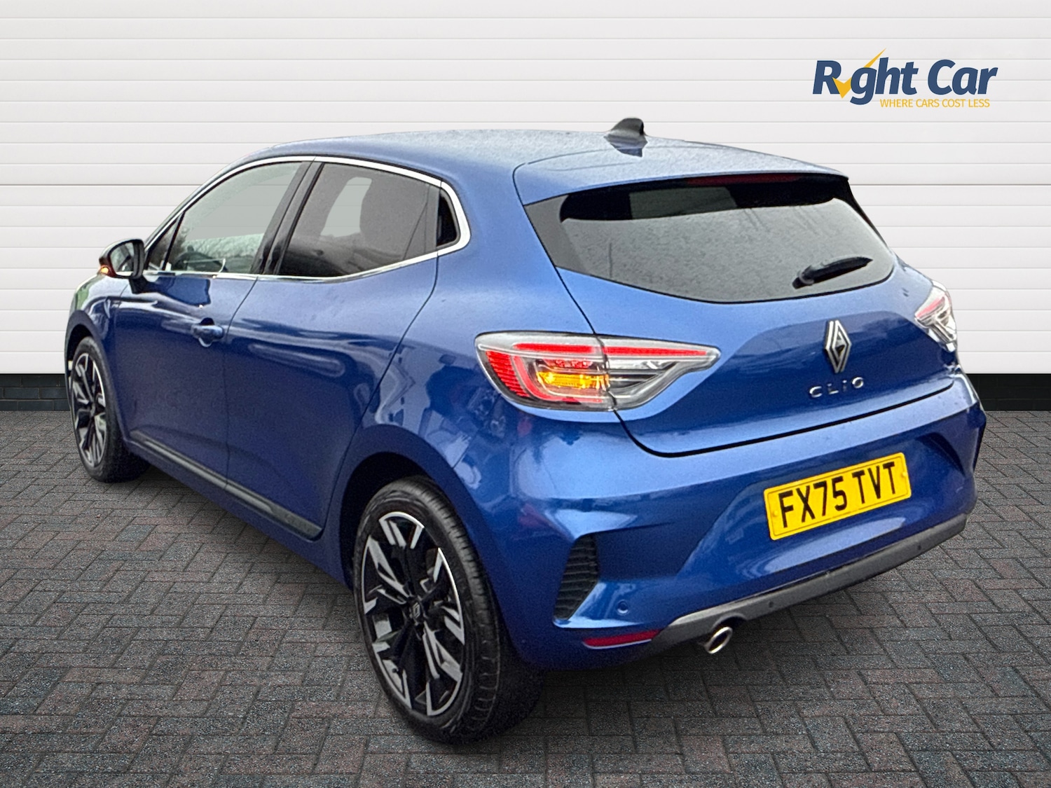 Used Renault Clio 2025 for sale - 77942175: Photo 3