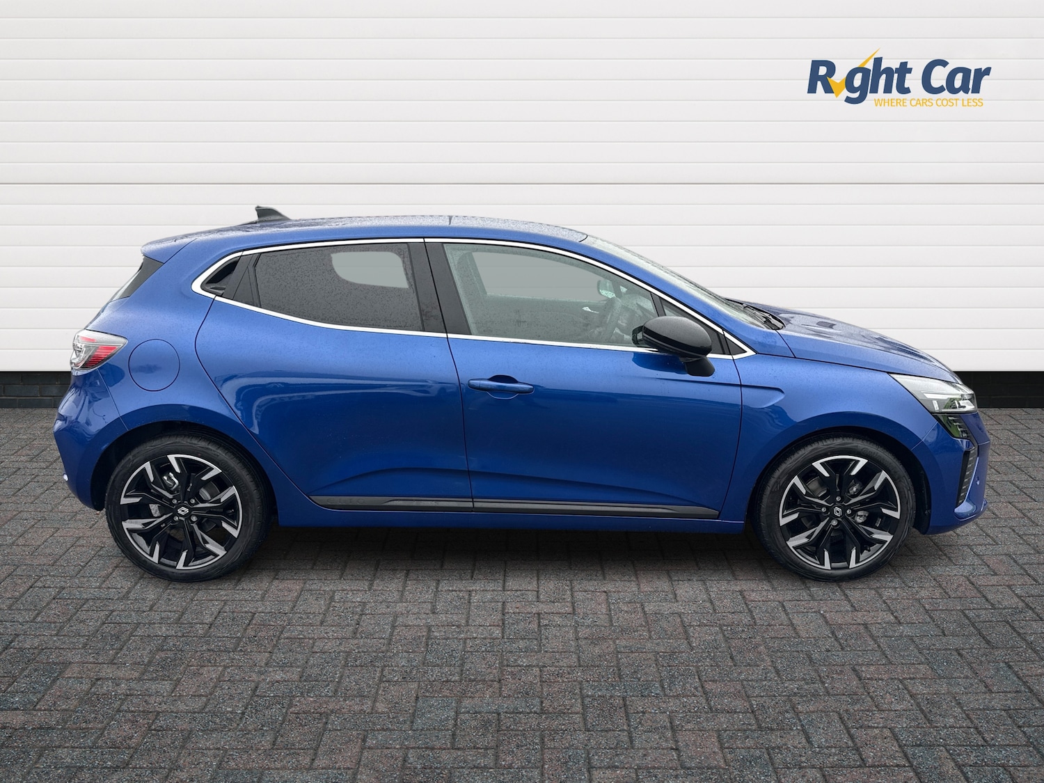 Used Renault Clio 2025 for sale - 77942175: Photo 4