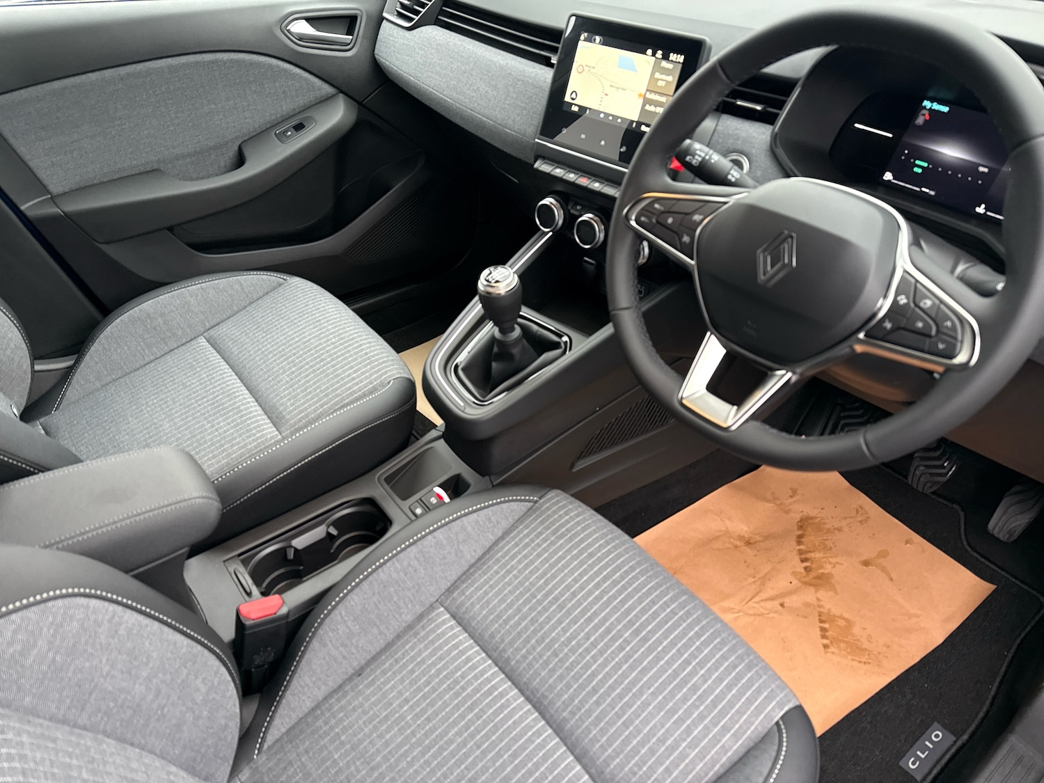 Used Renault Clio 2025 for sale - 77942175: Photo 6