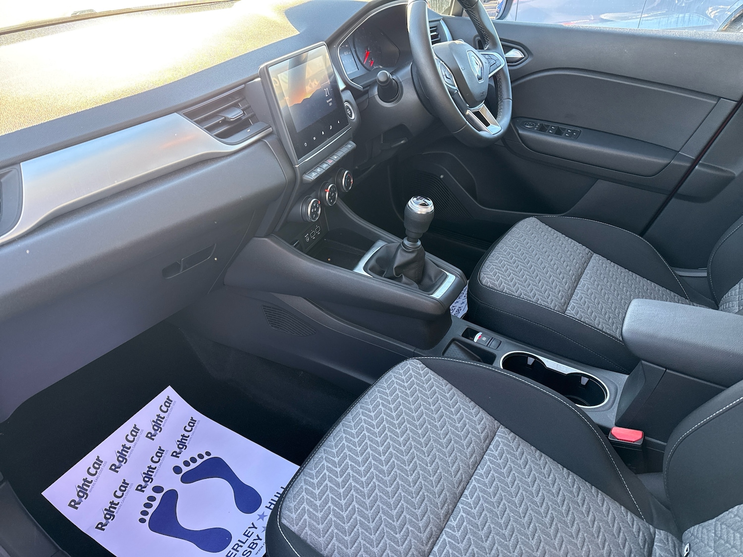 Used Renault Captur 2021 for sale - 76661131: Photo 2