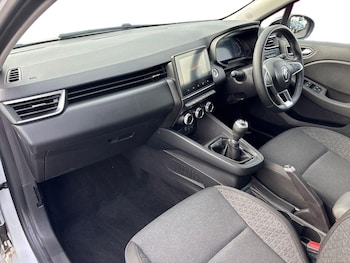 Used Renault Clio 2023 for sale - 79592233: Photo