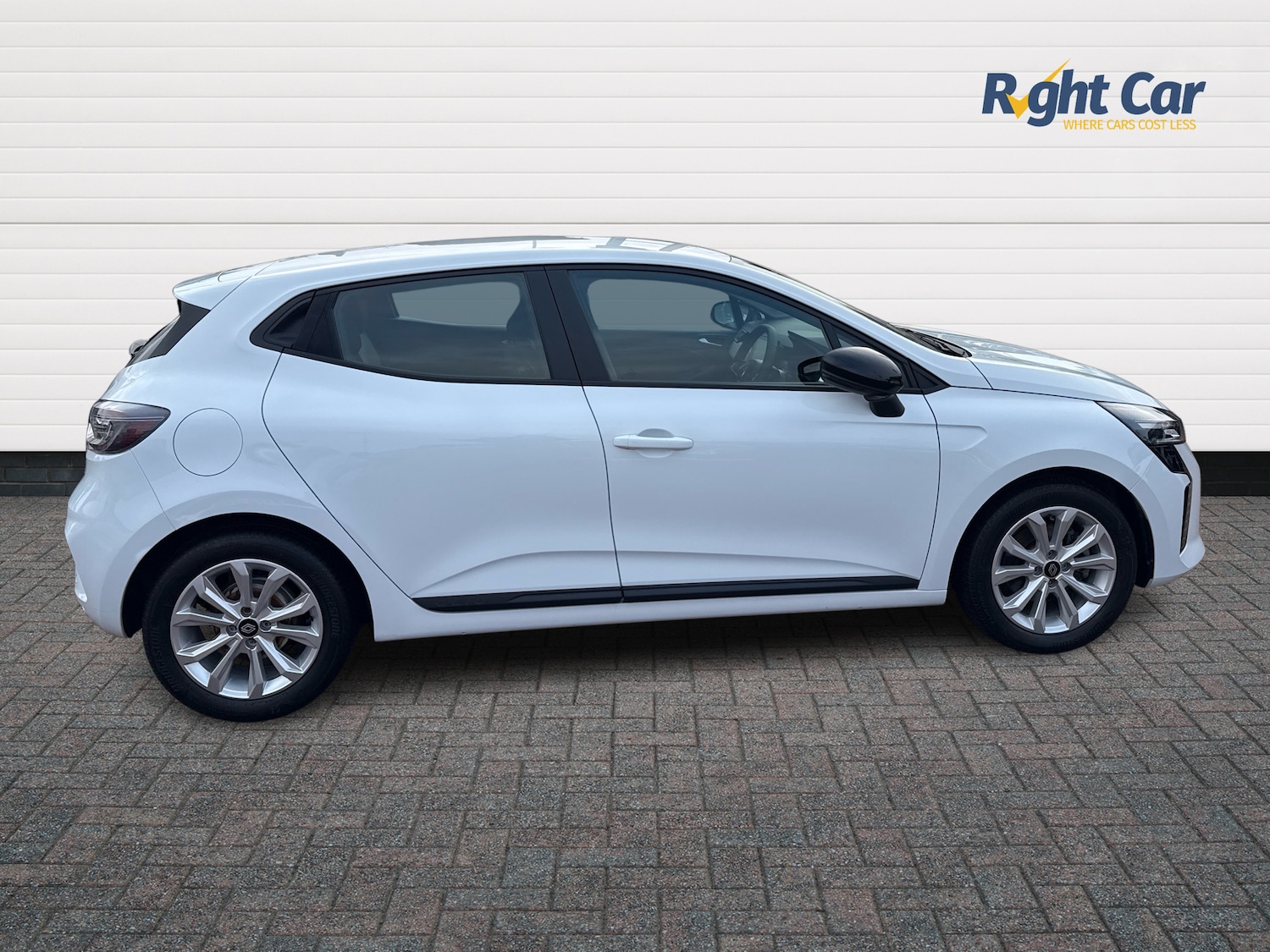 Used Renault Clio 2024 for sale - 77256534: Photo 4
