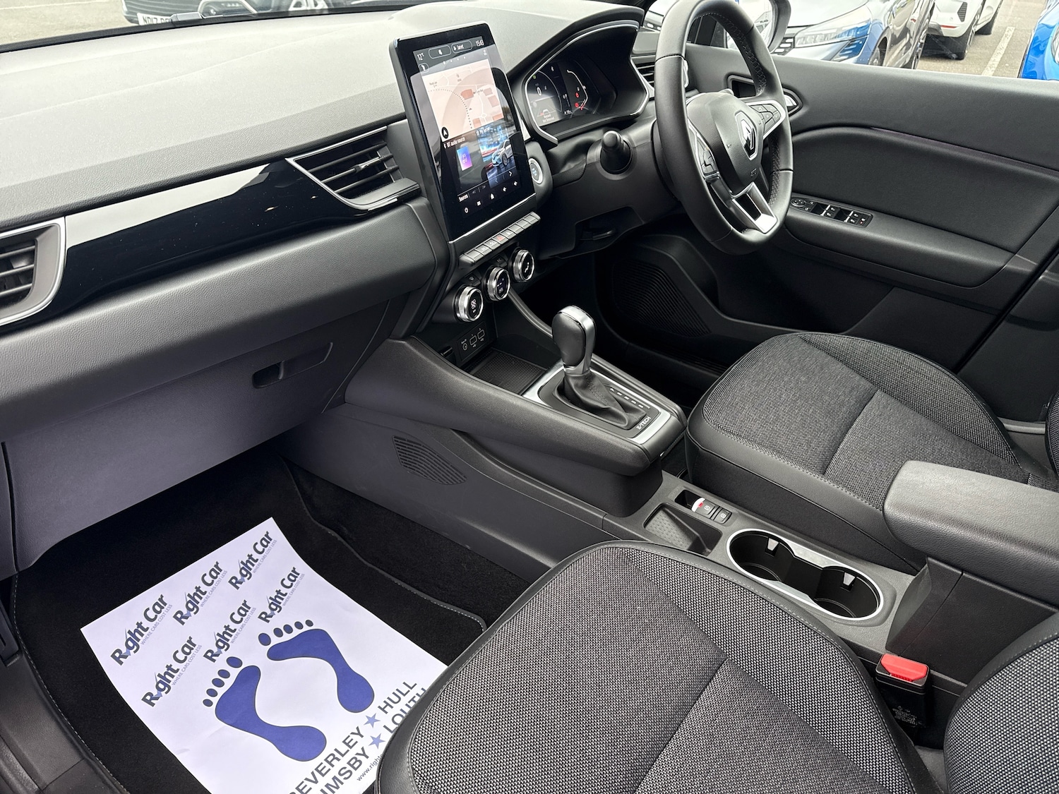 Used Renault Captur 2022 for sale - 76271740: Photo 2