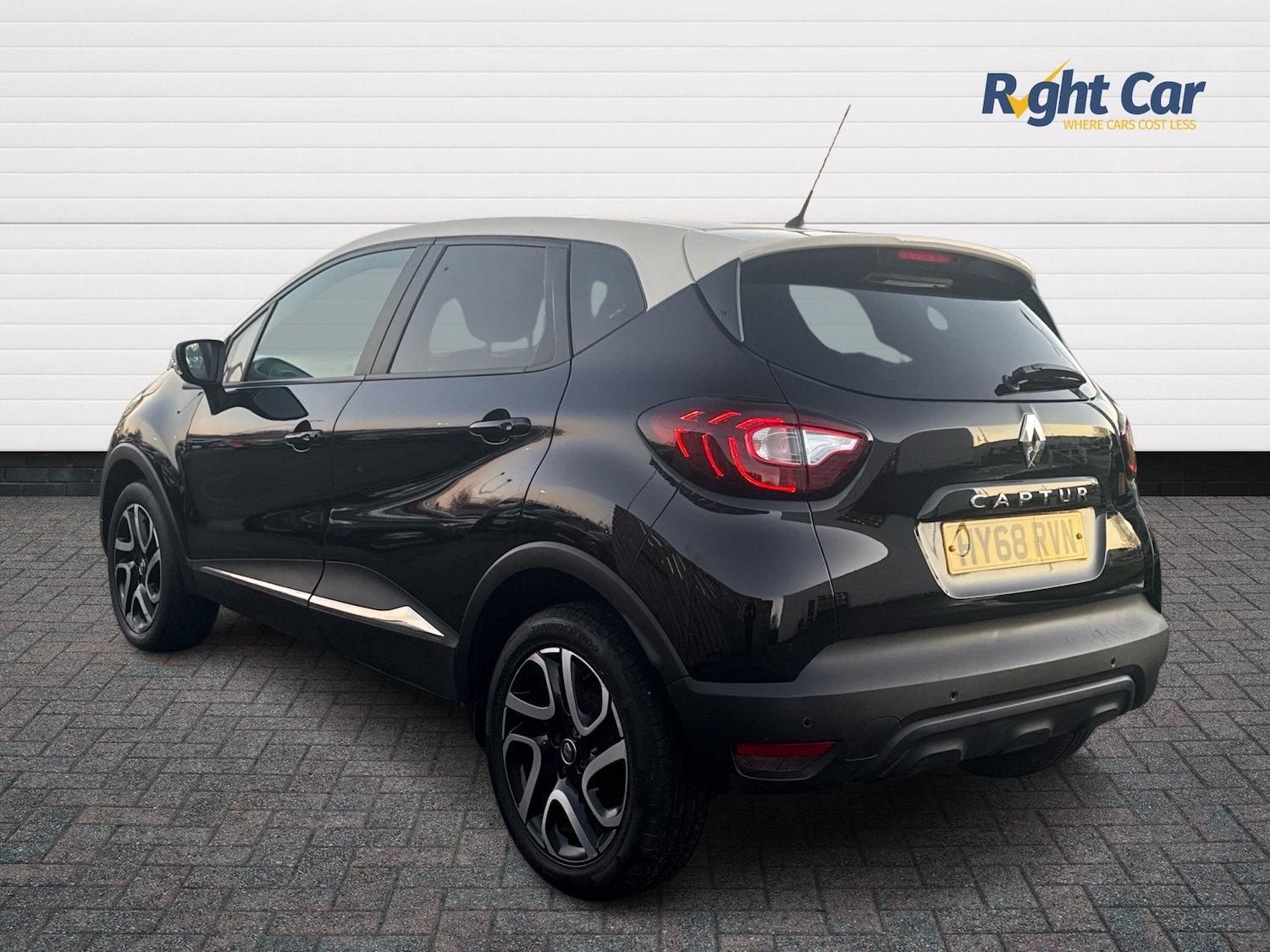 Used Renault Captur 2018 for sale - 77010560: Photo 3