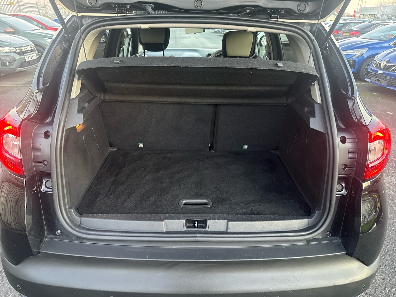 Used Renault Captur 2018 for sale - 77010560: Photo 9