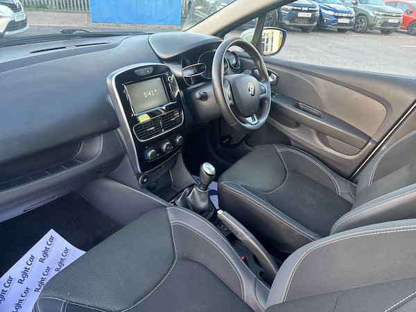Used Renault Clio 2019 for sale - 76217373: Photo 2