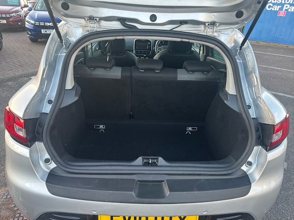 Used Renault Clio 2019 for sale - 76217373: Photo 9