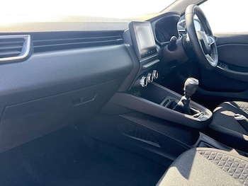 Used Renault Clio 2023 for sale - 79318938: Photo
