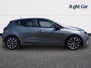 Used Renault Clio 2023 for sale - 79318938: Photo