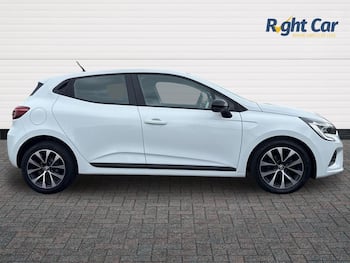 Used Renault Clio 2023 for sale - 79768985: Photo
