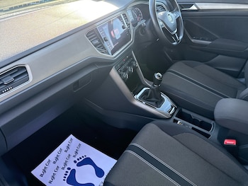 Used Volkswagen T-Roc 2020 for sale - 77560665: Photo