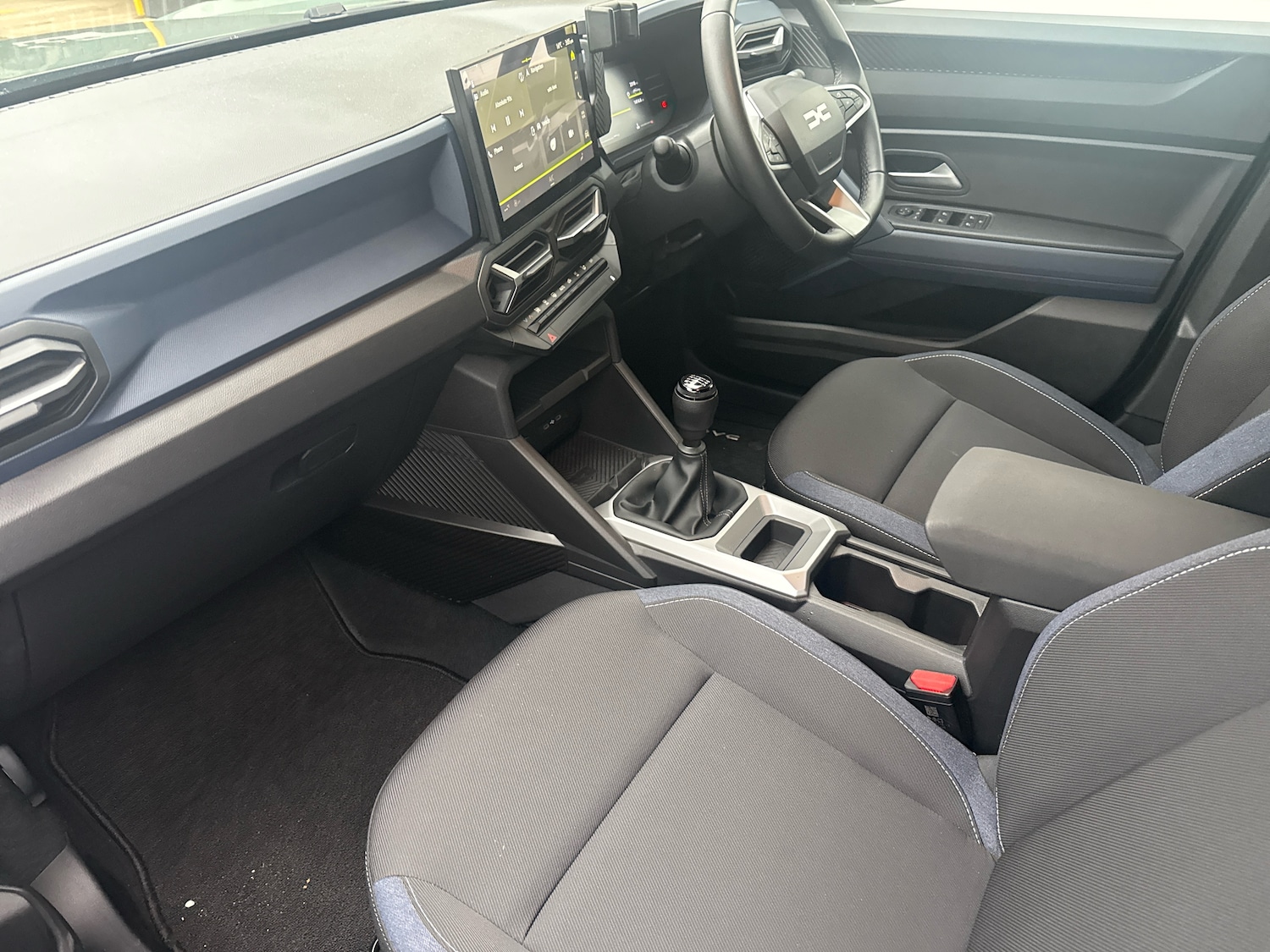 Used Dacia Duster 2024 for sale - 76586692: Photo 2