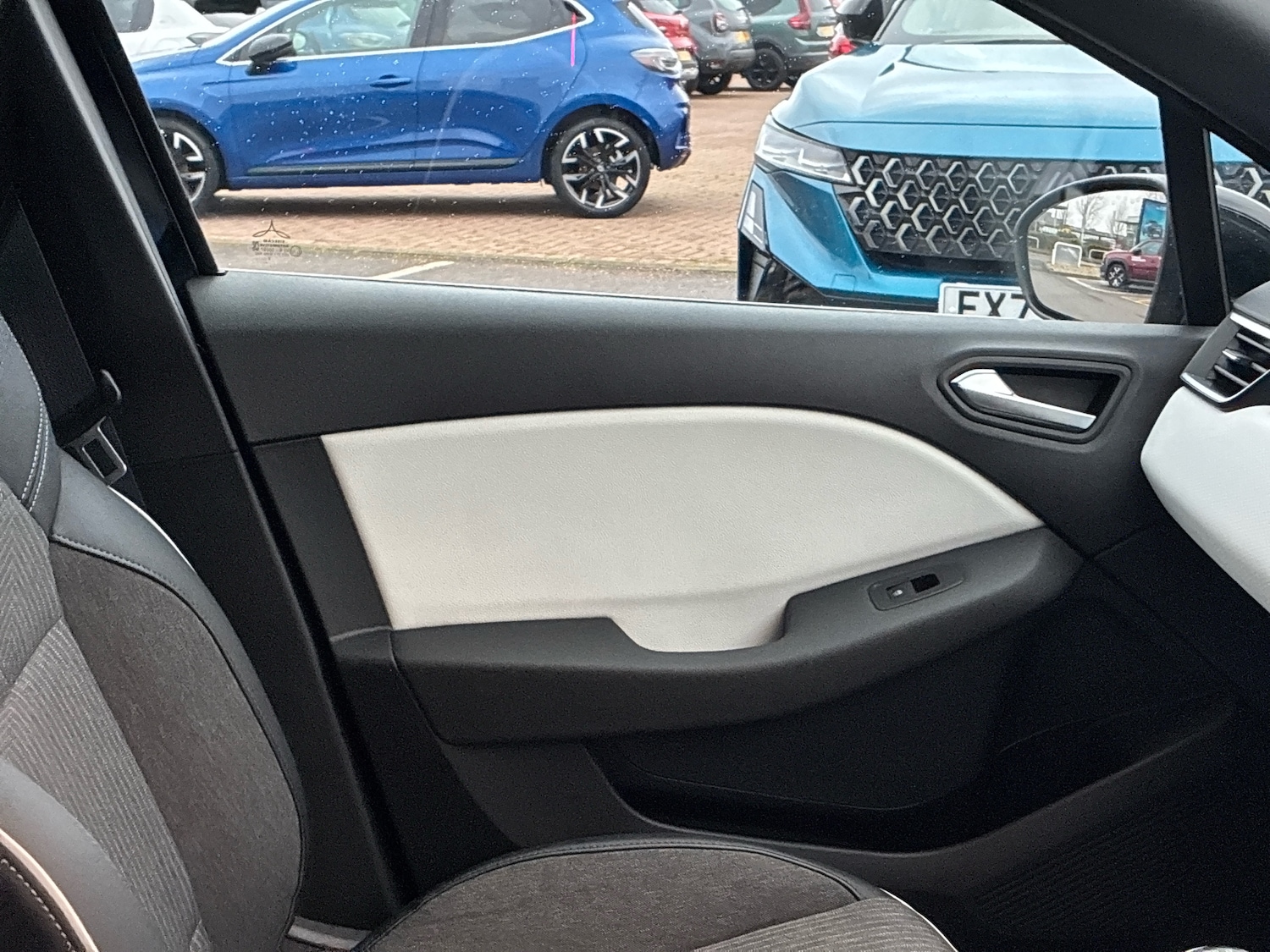 Used Renault Clio 2023 for sale - 77499777: Photo 11