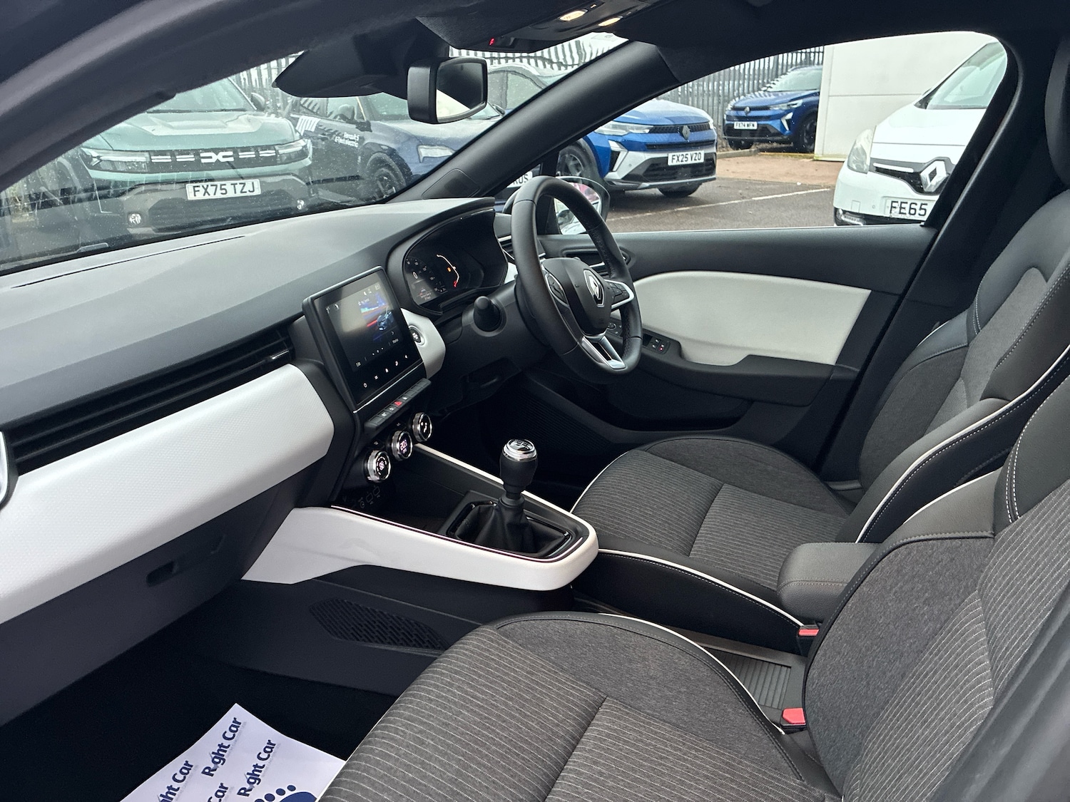 Used Renault Clio 2023 for sale - 77499777: Photo 2