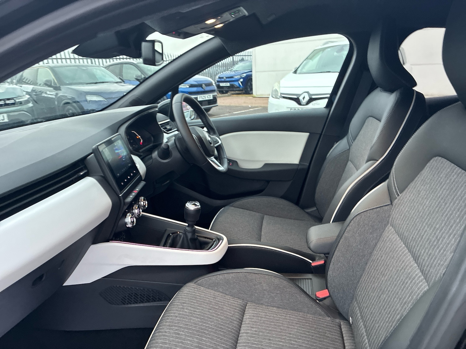 Used Renault Clio 2023 for sale - 77499777: Photo 25