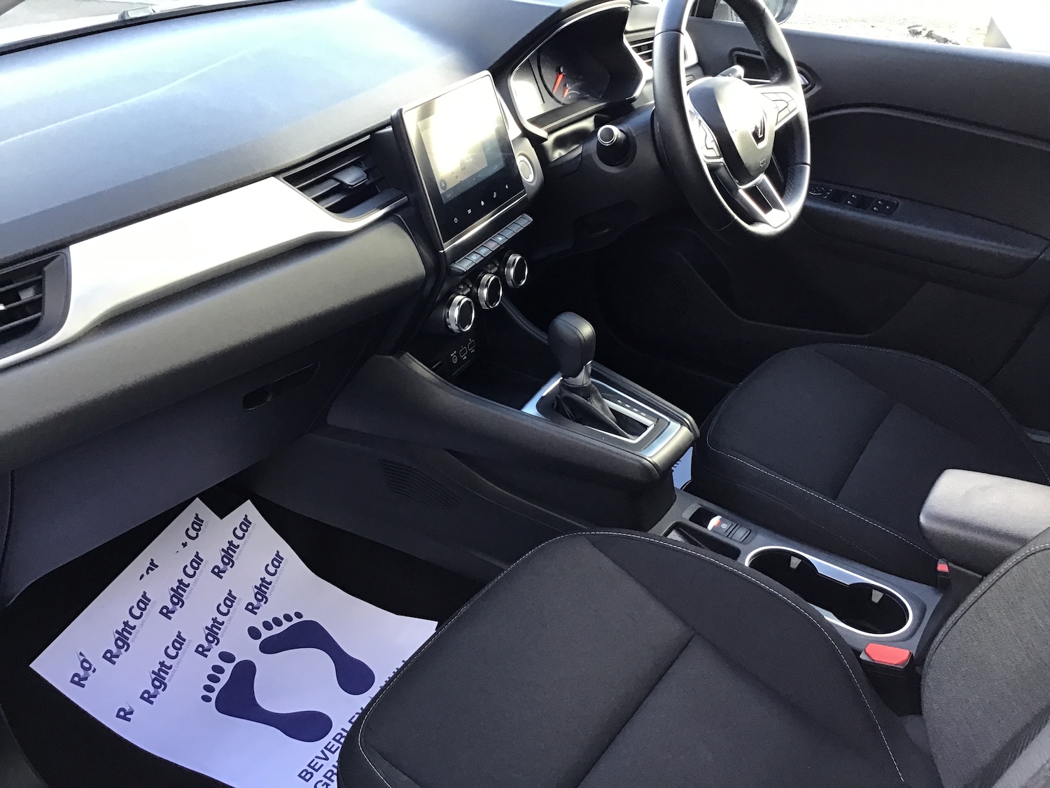 Used Renault Captur 2021 for sale - 78022355: Photo 2