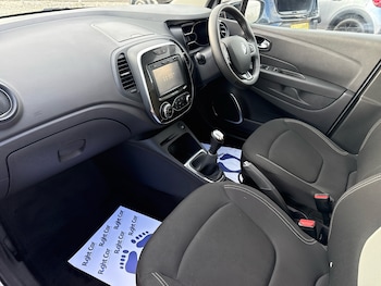 Used Renault Captur 2018 for sale - 76474738: Photo