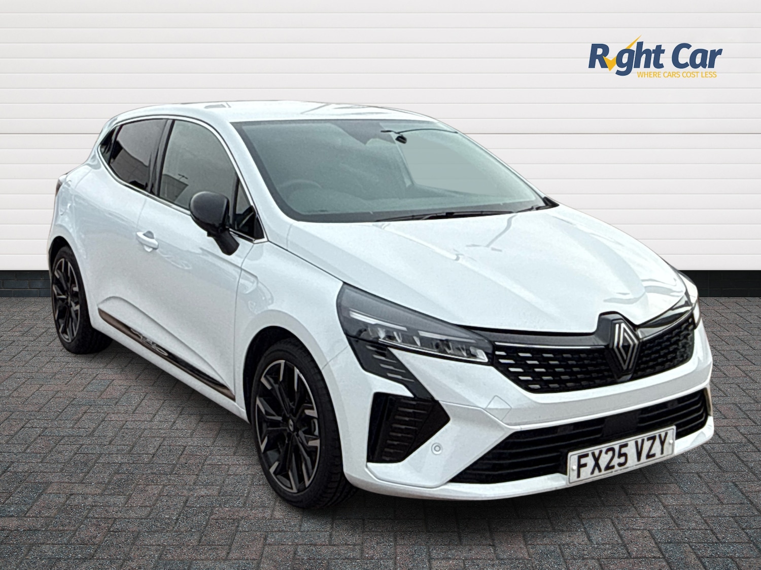 Used Renault Clio 2025 for sale - 76487118: Photo 1