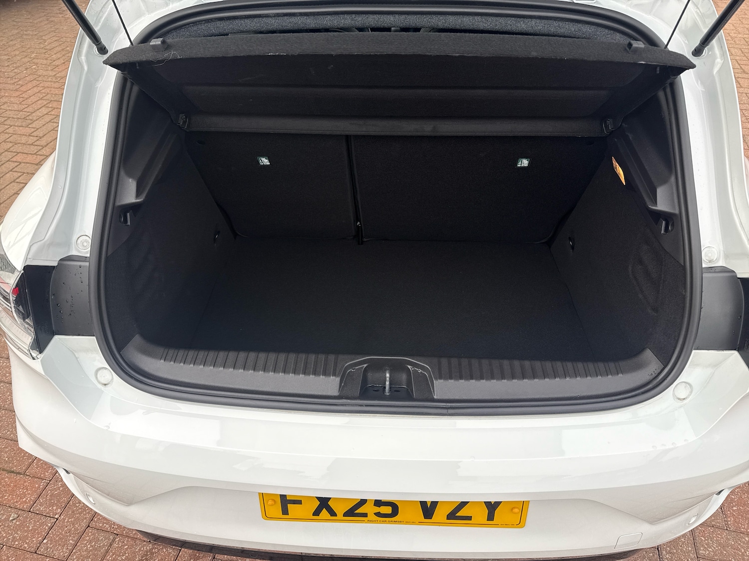 Used Renault Clio 2025 for sale - 76487118: Photo 9