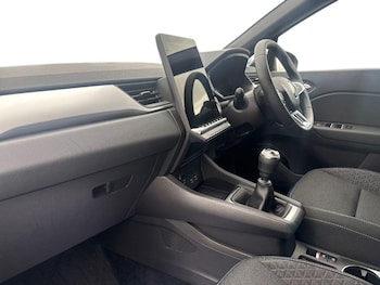 Used Renault Captur 2025 for sale - 79454882: Photo
