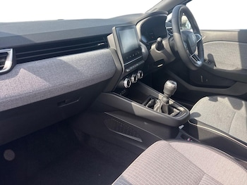 Used Renault Clio 2025 for sale - 79305885: Photo